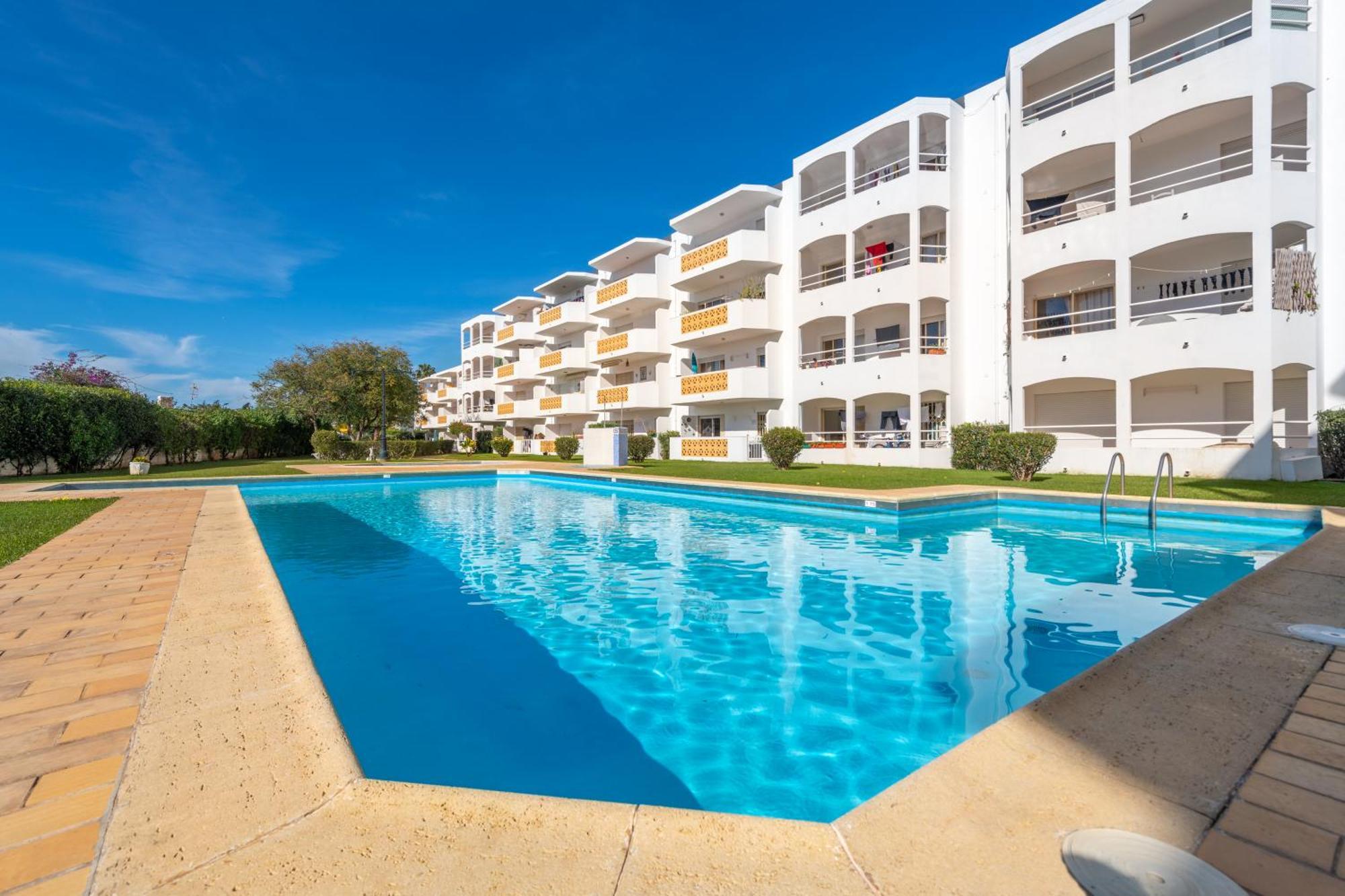 Algarsun - Idealy Situated Holiday Apartment With All Modern Comfort Albufeira Dış mekan fotoğraf